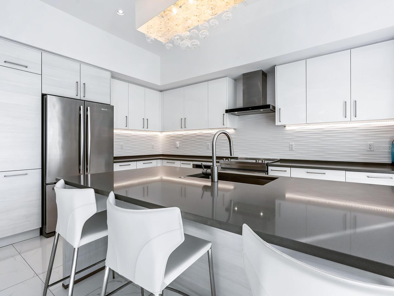 111 S PINEAPPLE AVENUE Unit: 506