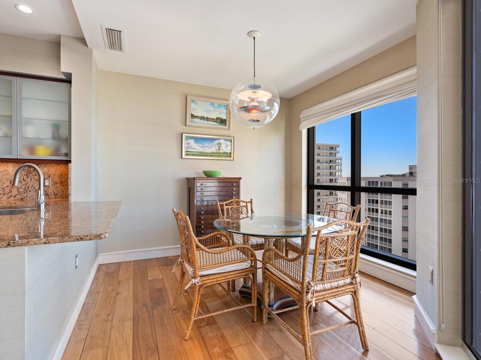 401 S PALM AVENUE Unit: 1002