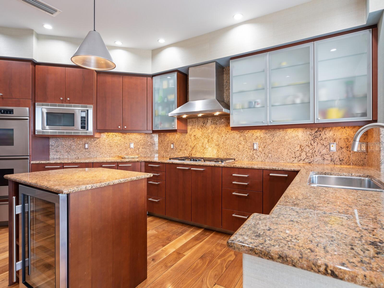 401 S PALM AVENUE Unit: 1002