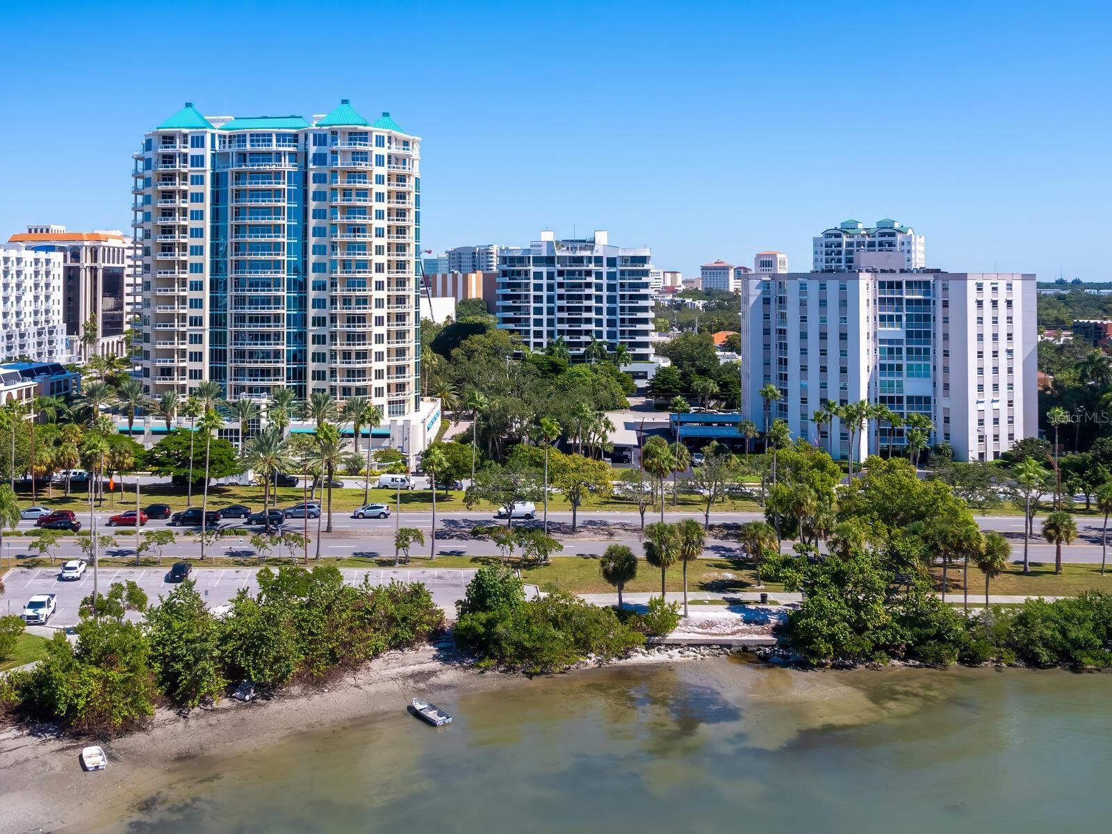 401 S PALM AVENUE Unit: 1002