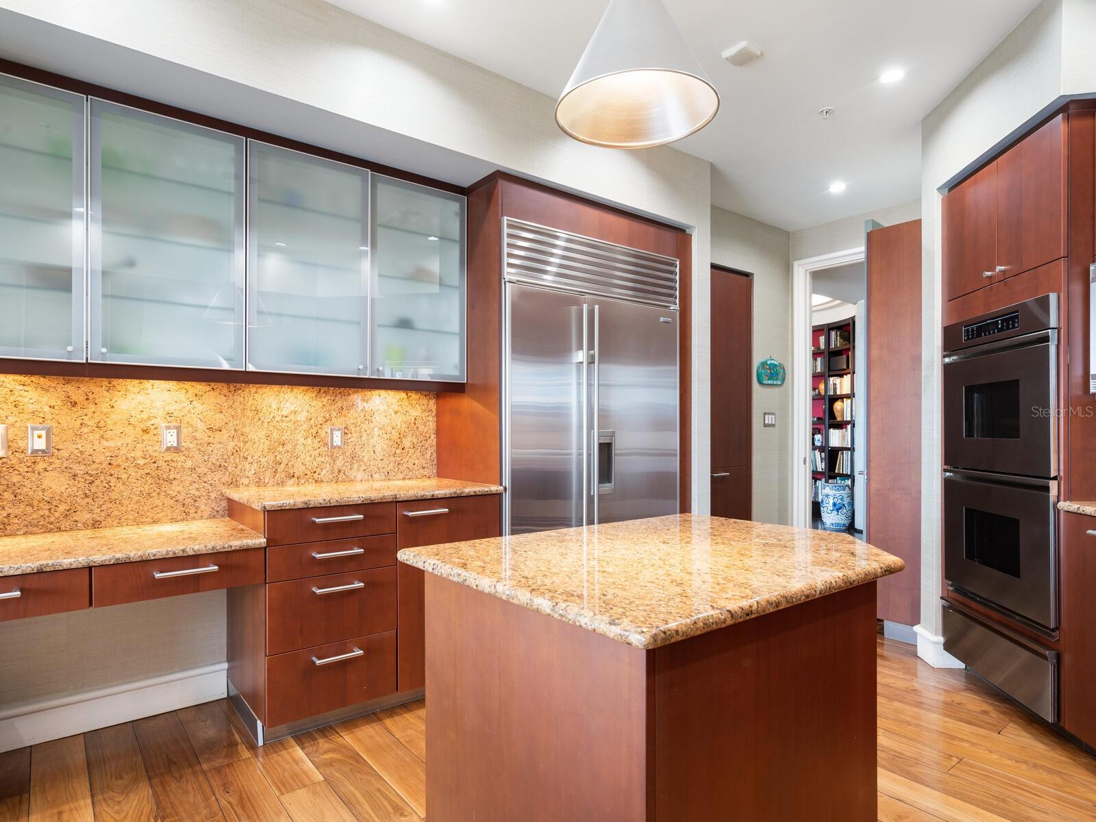401 S PALM AVENUE Unit: 1002