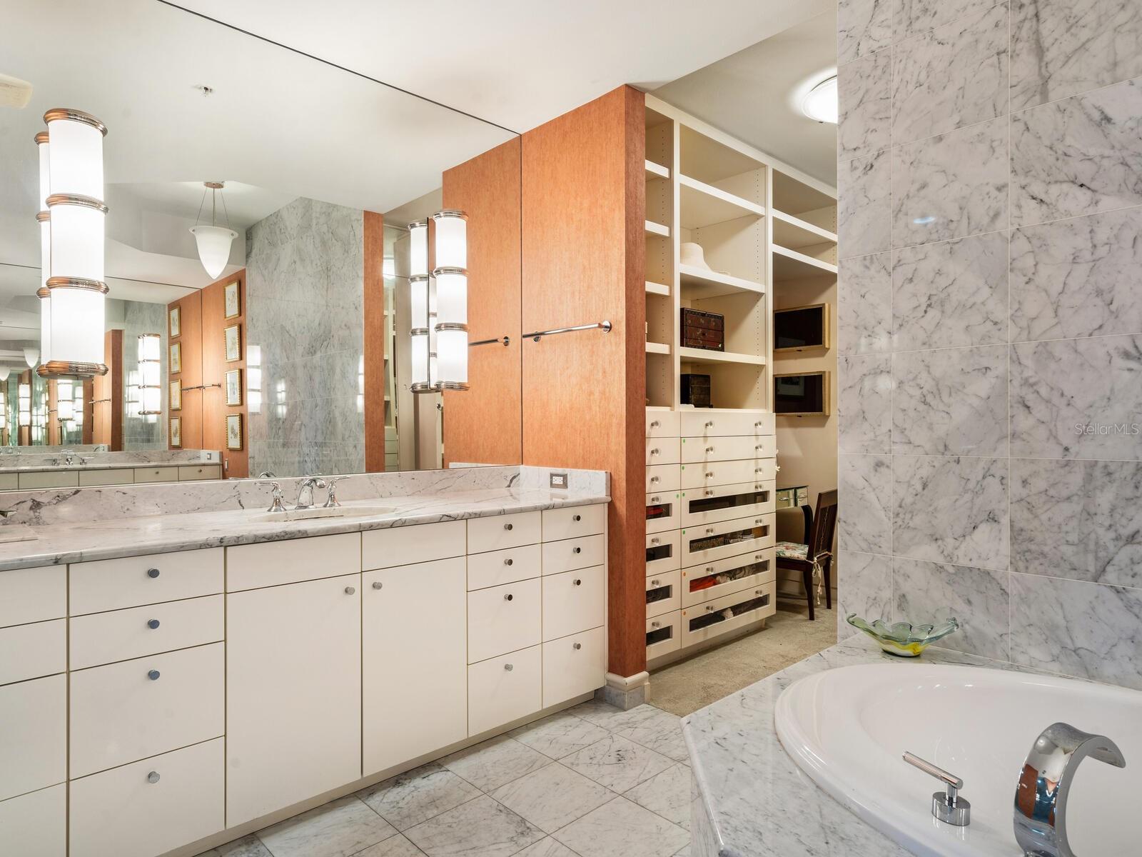 401 S PALM AVENUE Unit: 1002