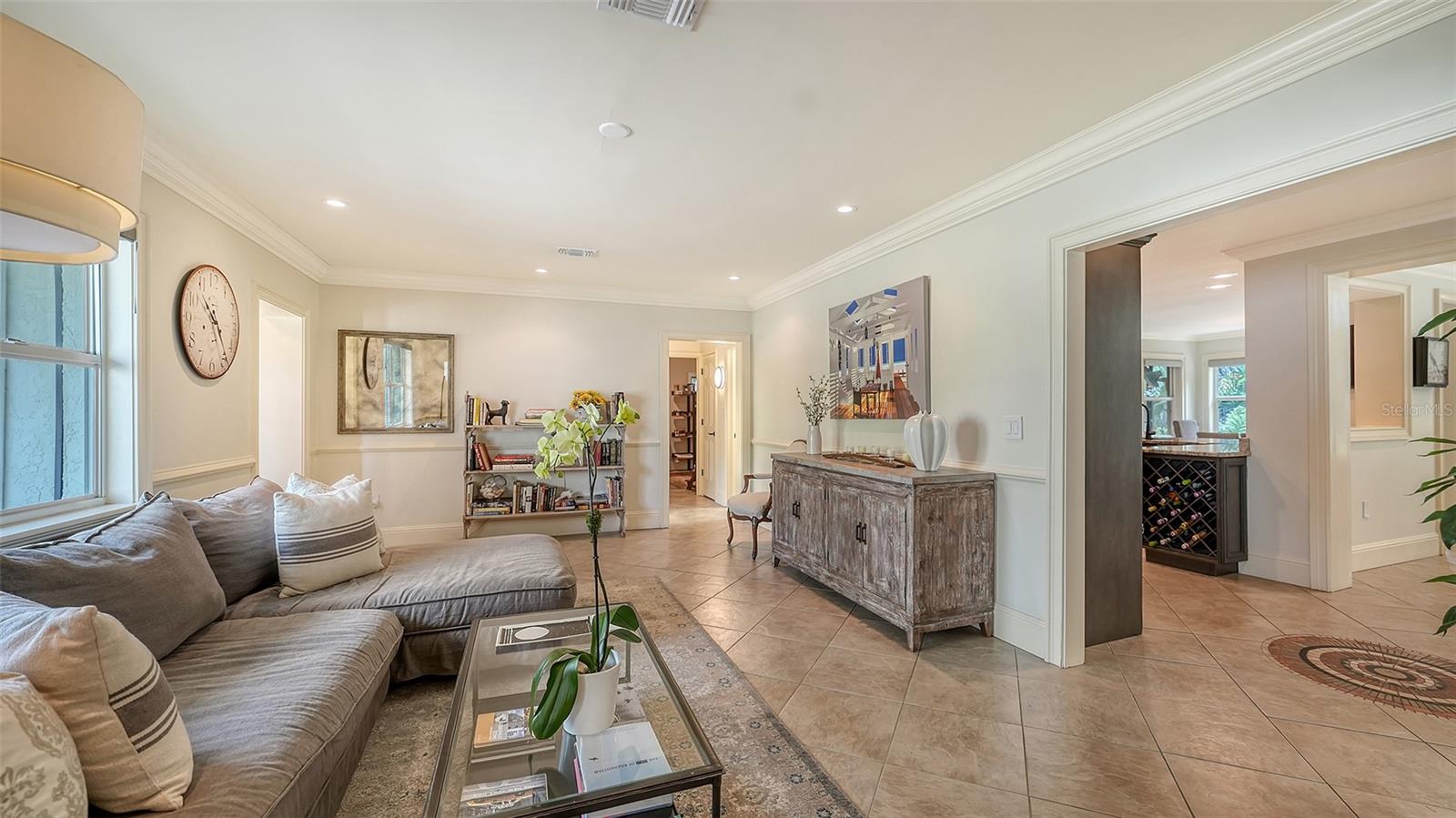 512 SAPPHIRE DR