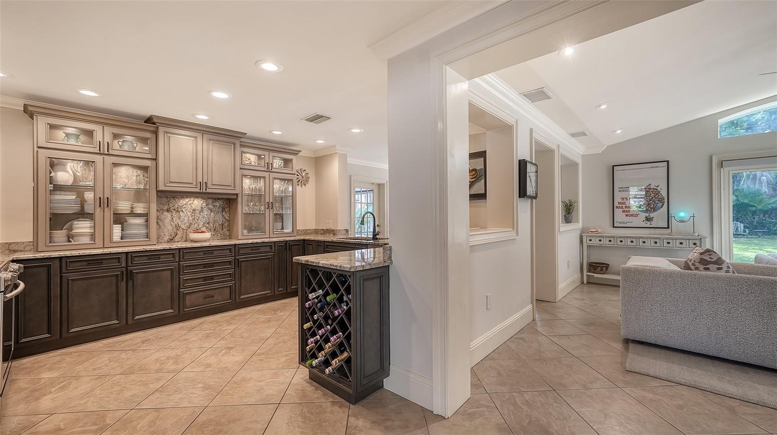 512 SAPPHIRE DR