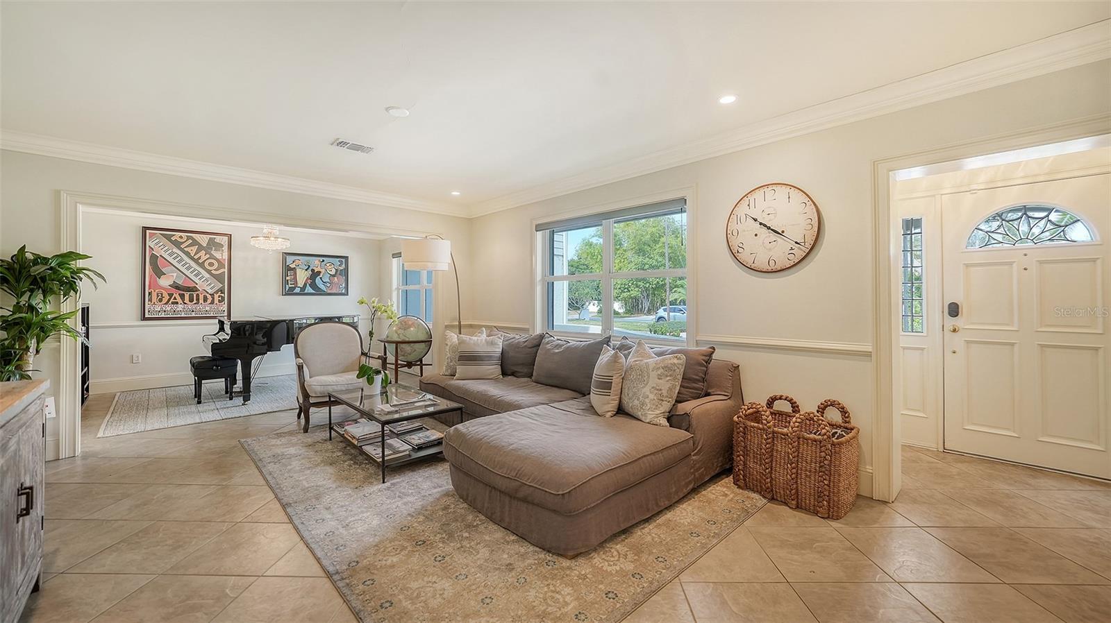 512 SAPPHIRE DR