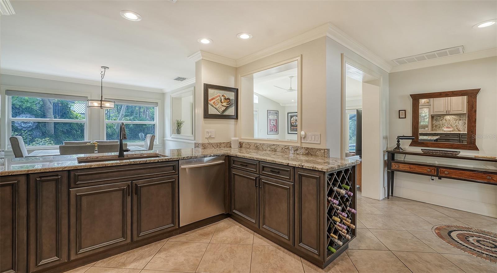 512 SAPPHIRE DR