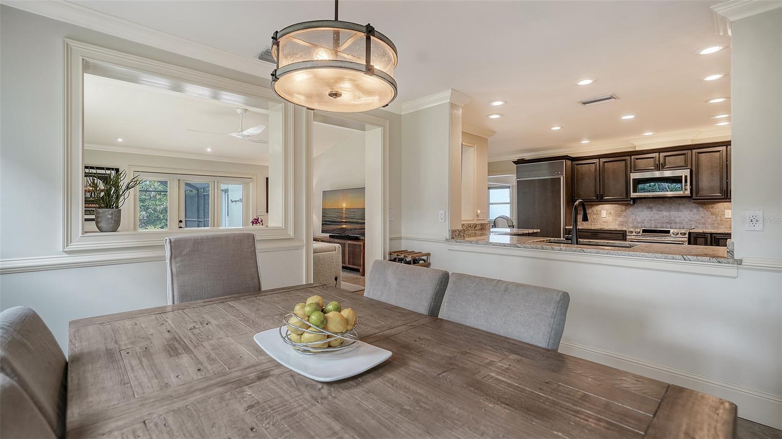 512 SAPPHIRE DR