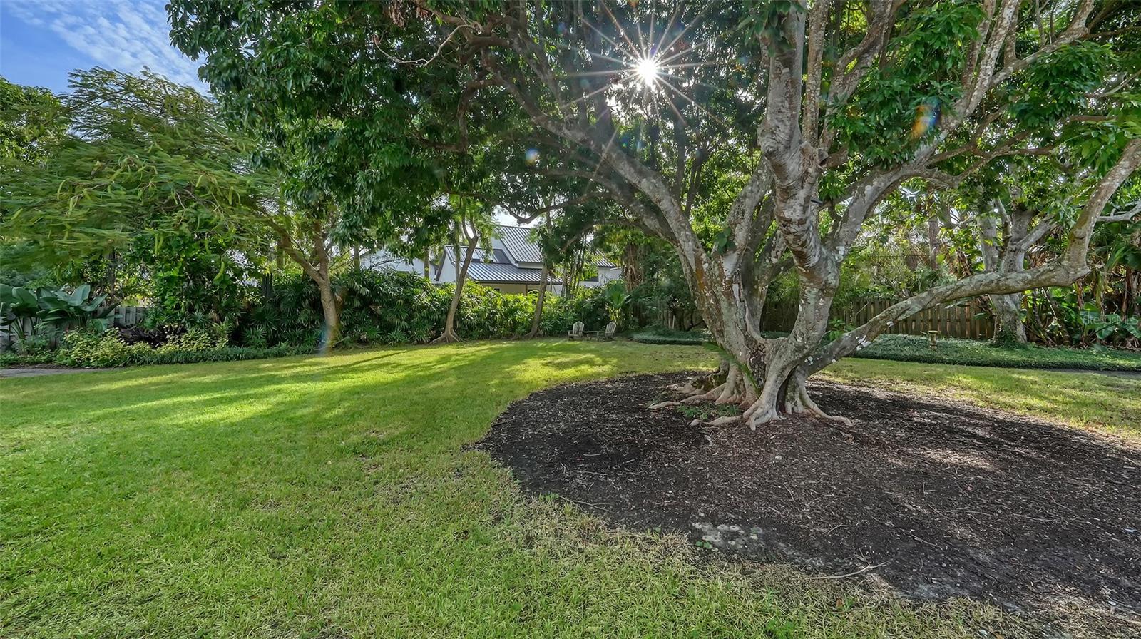 512 SAPPHIRE DR