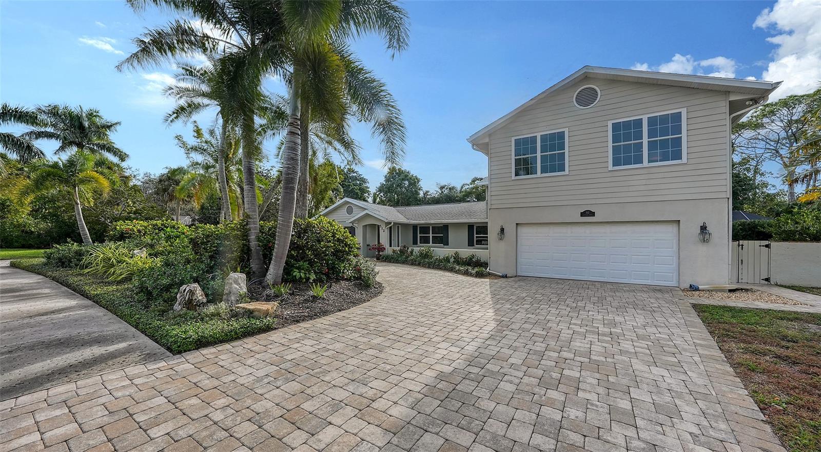 512 SAPPHIRE DR