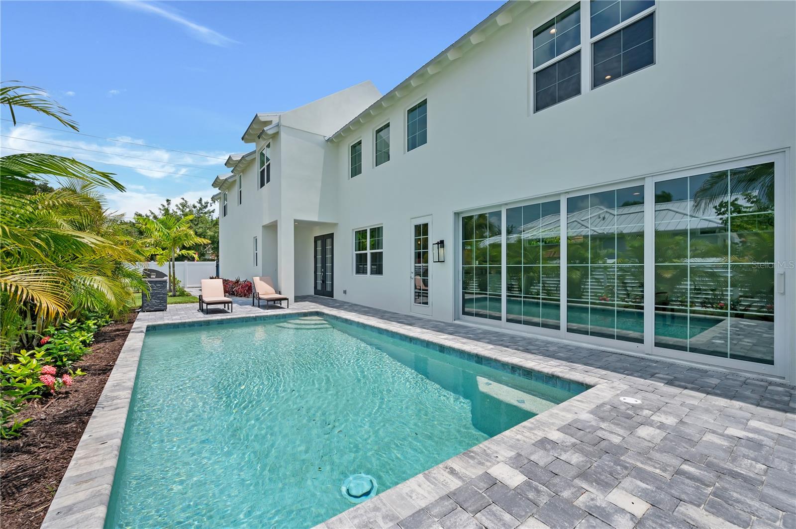 1886 BAHIA VISTA ST