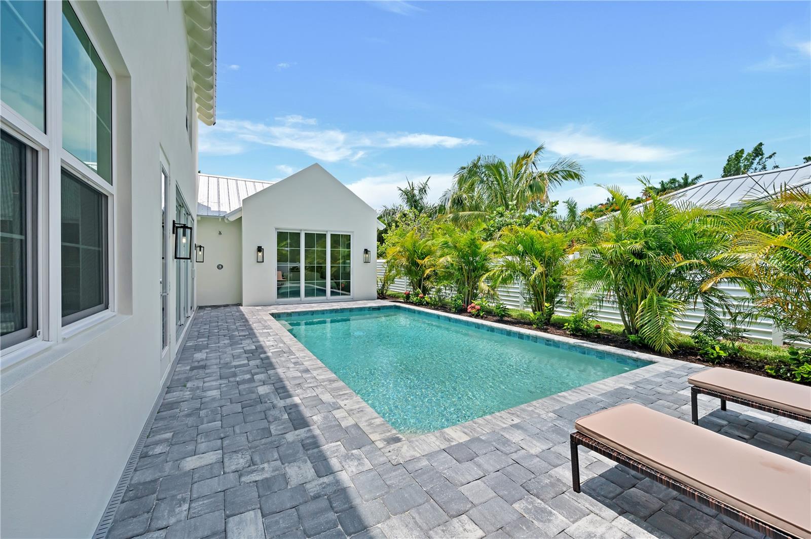 1886 BAHIA VISTA ST