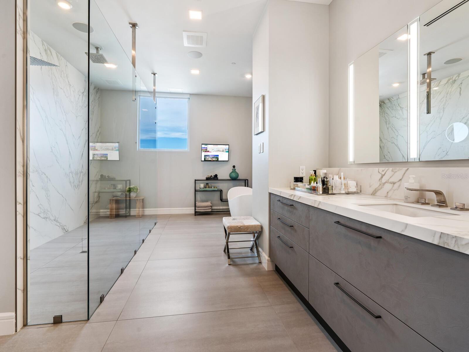 605 S GULFSTREAM AVENUE Unit: 17