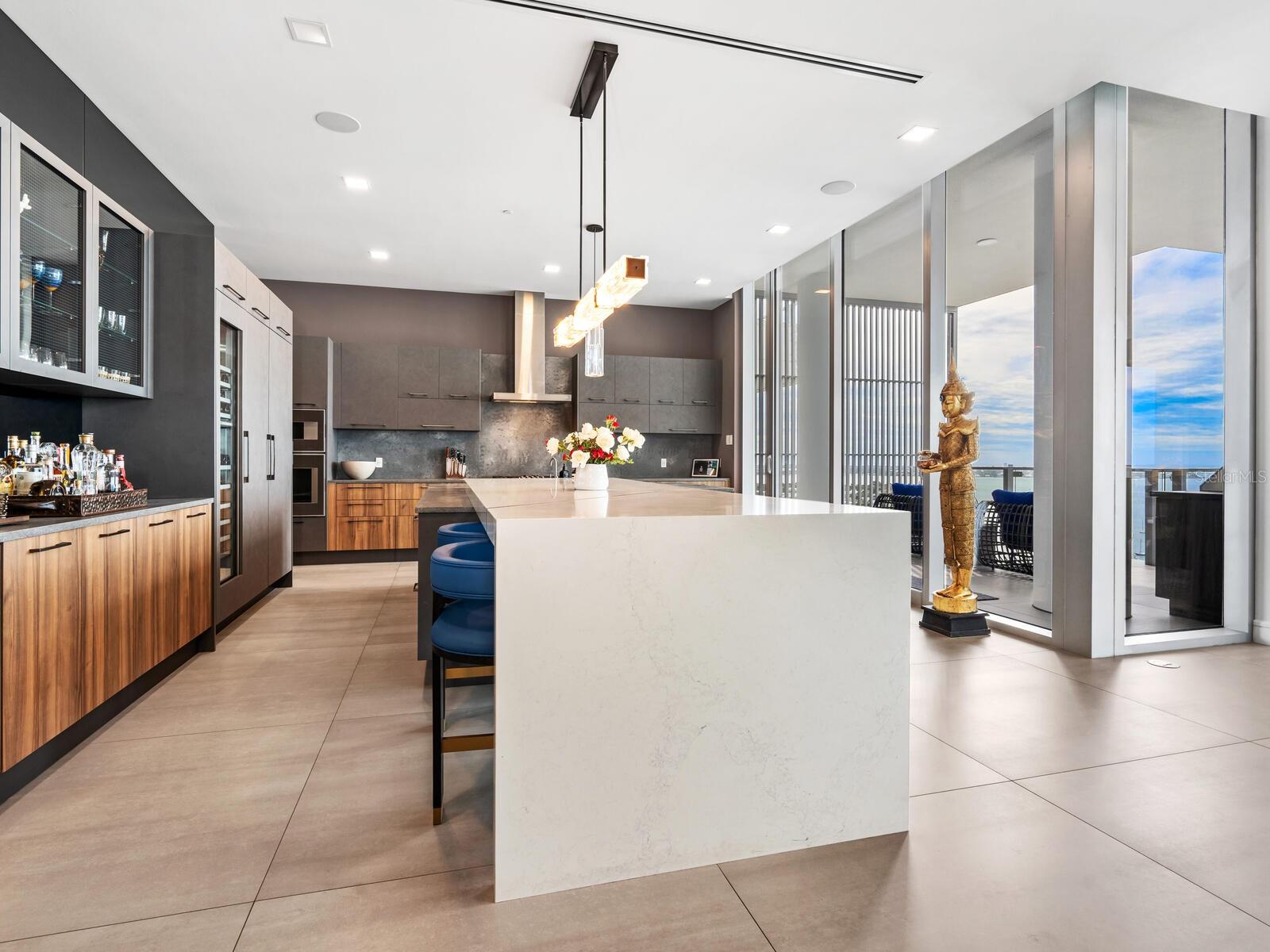 605 S GULFSTREAM AVENUE Unit: 17