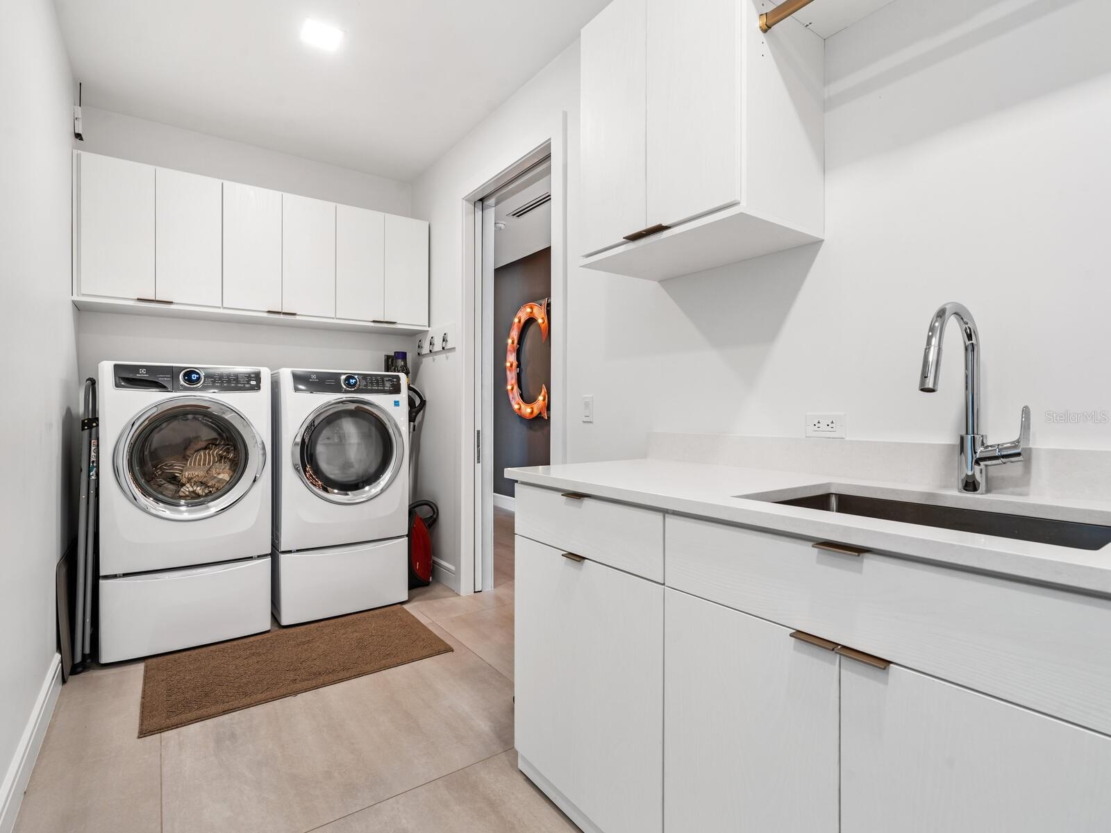 605 S GULFSTREAM AVENUE Unit: 17