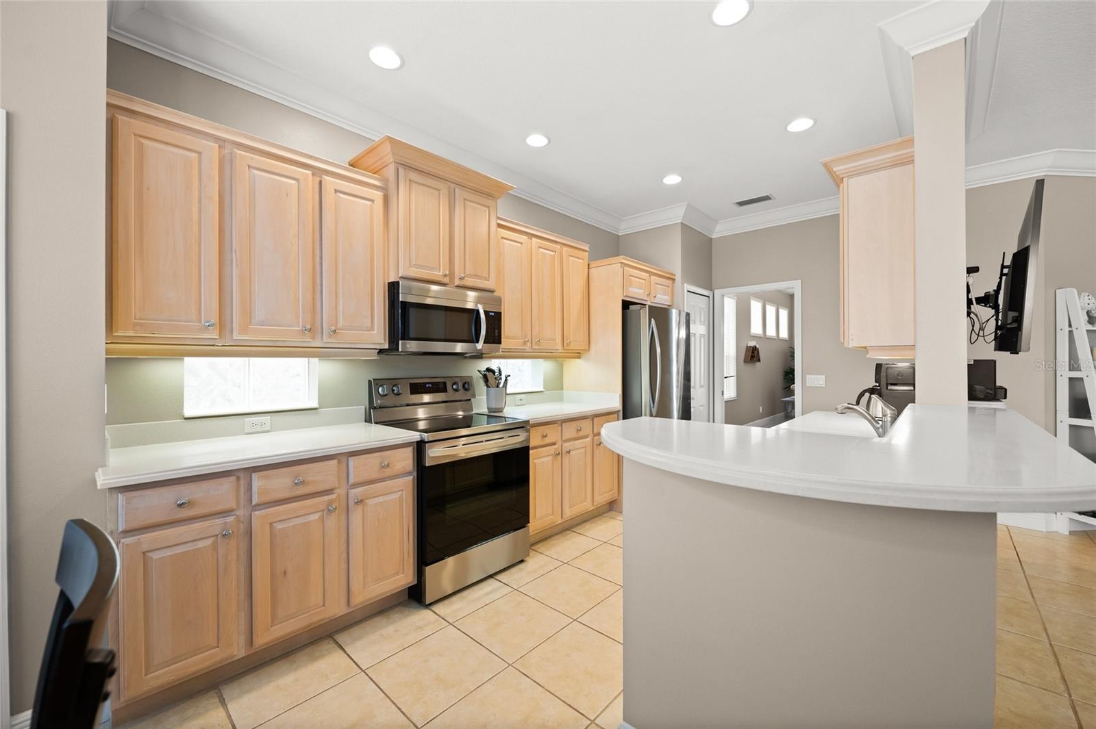 511 LATITUDE LN
