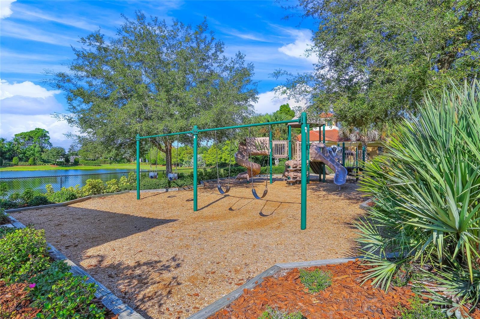 511 LATITUDE LN