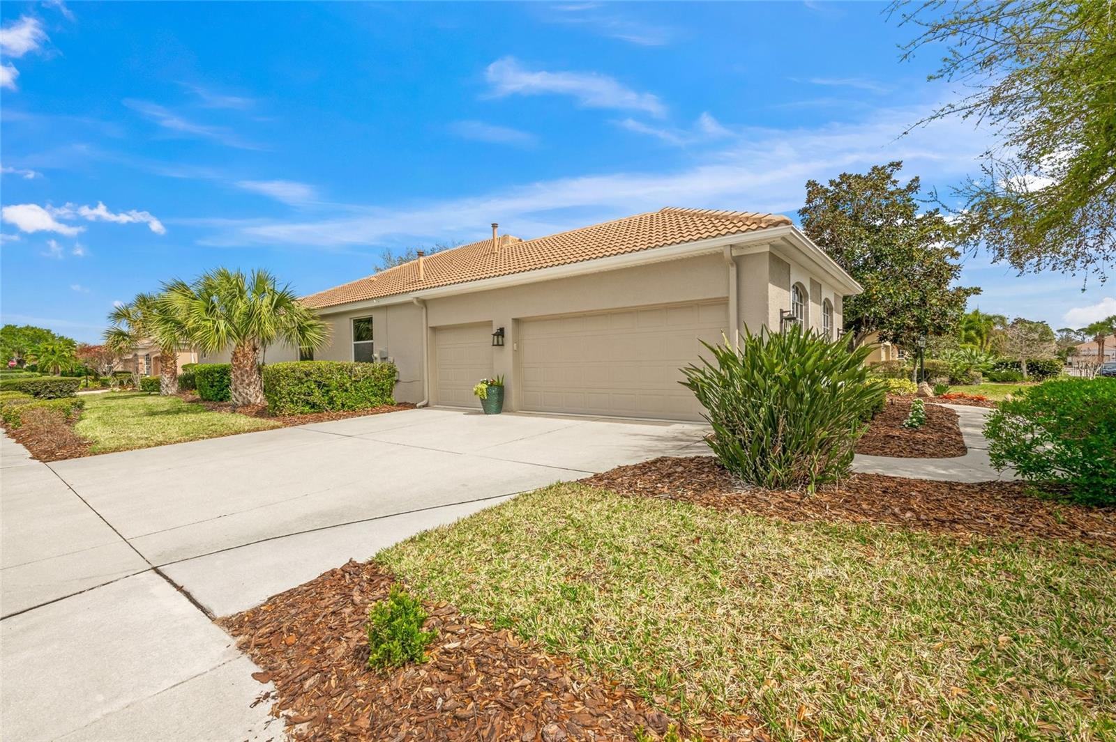 511 LATITUDE LN