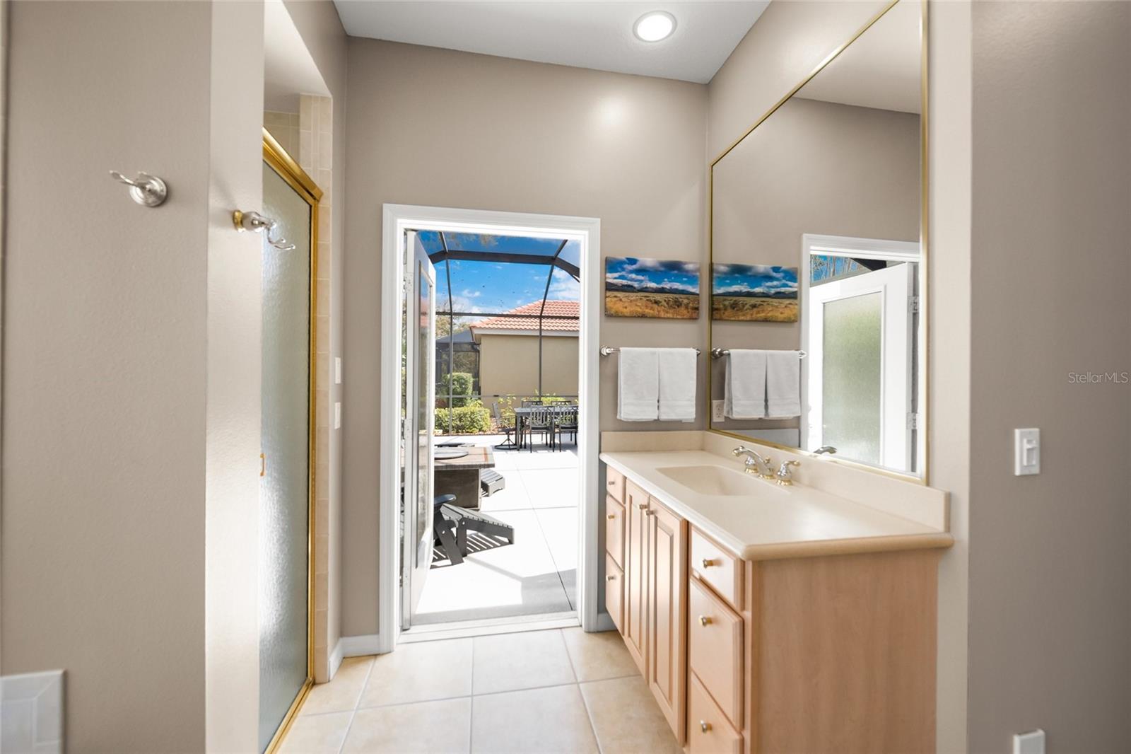 511 LATITUDE LN