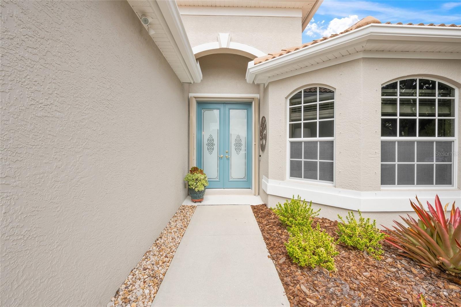 511 LATITUDE LN