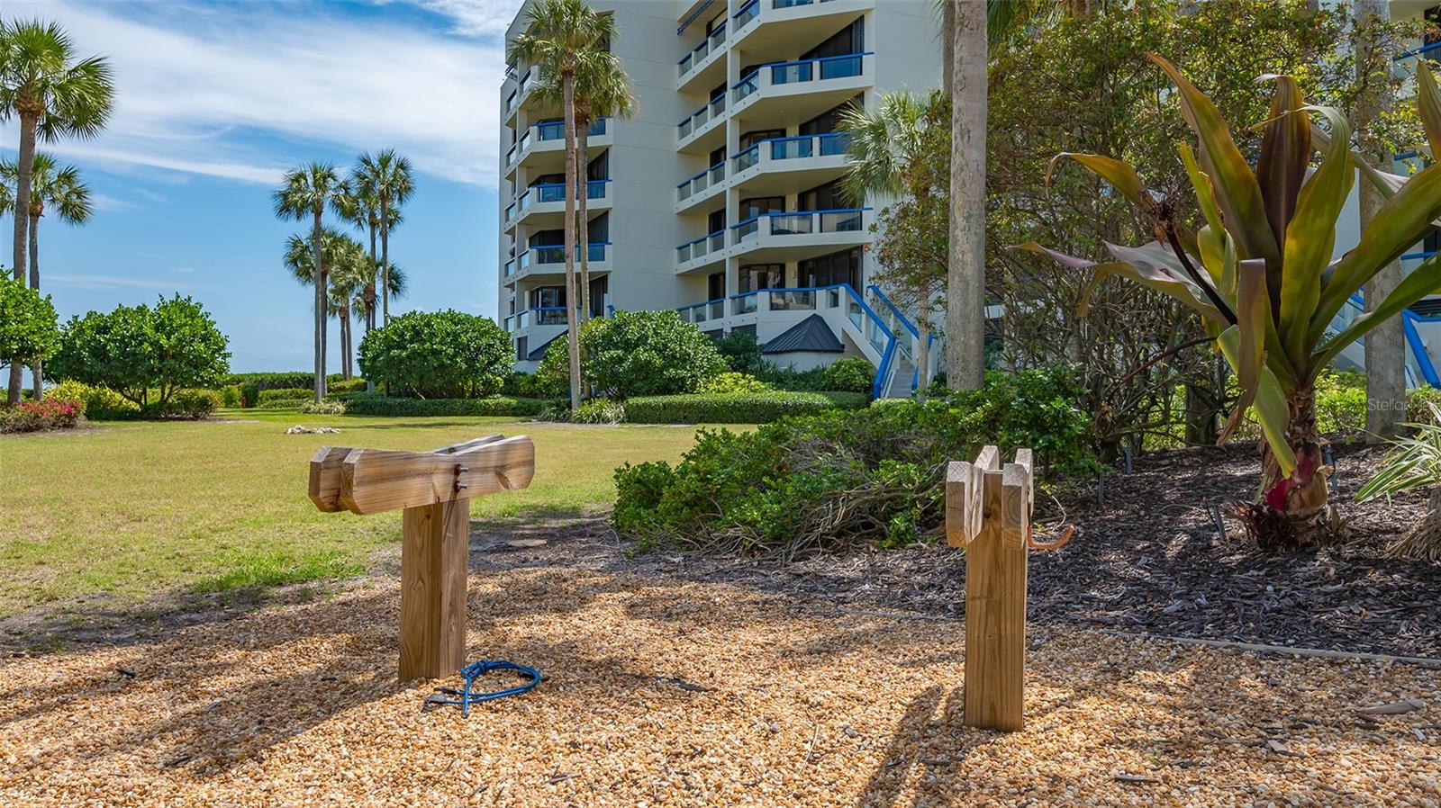2120 HARBOURSIDE DR #657