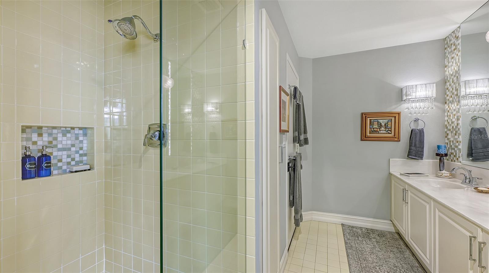 2120 HARBOURSIDE DR #657