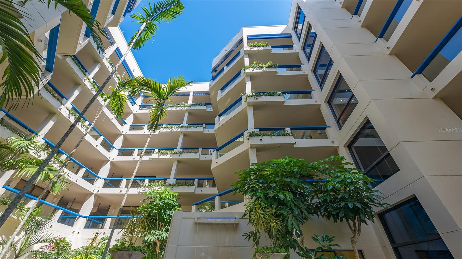 2120 HARBOURSIDE DR #657