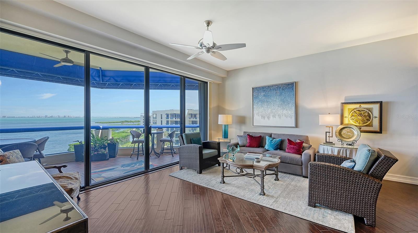 2120 HARBOURSIDE DR #657