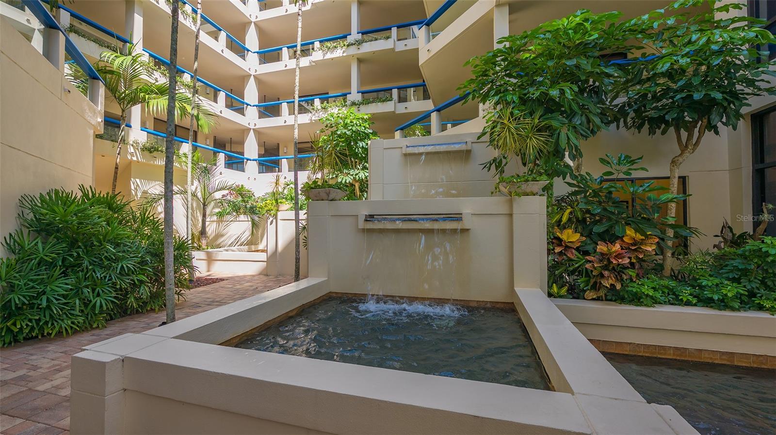 2120 HARBOURSIDE DR #657