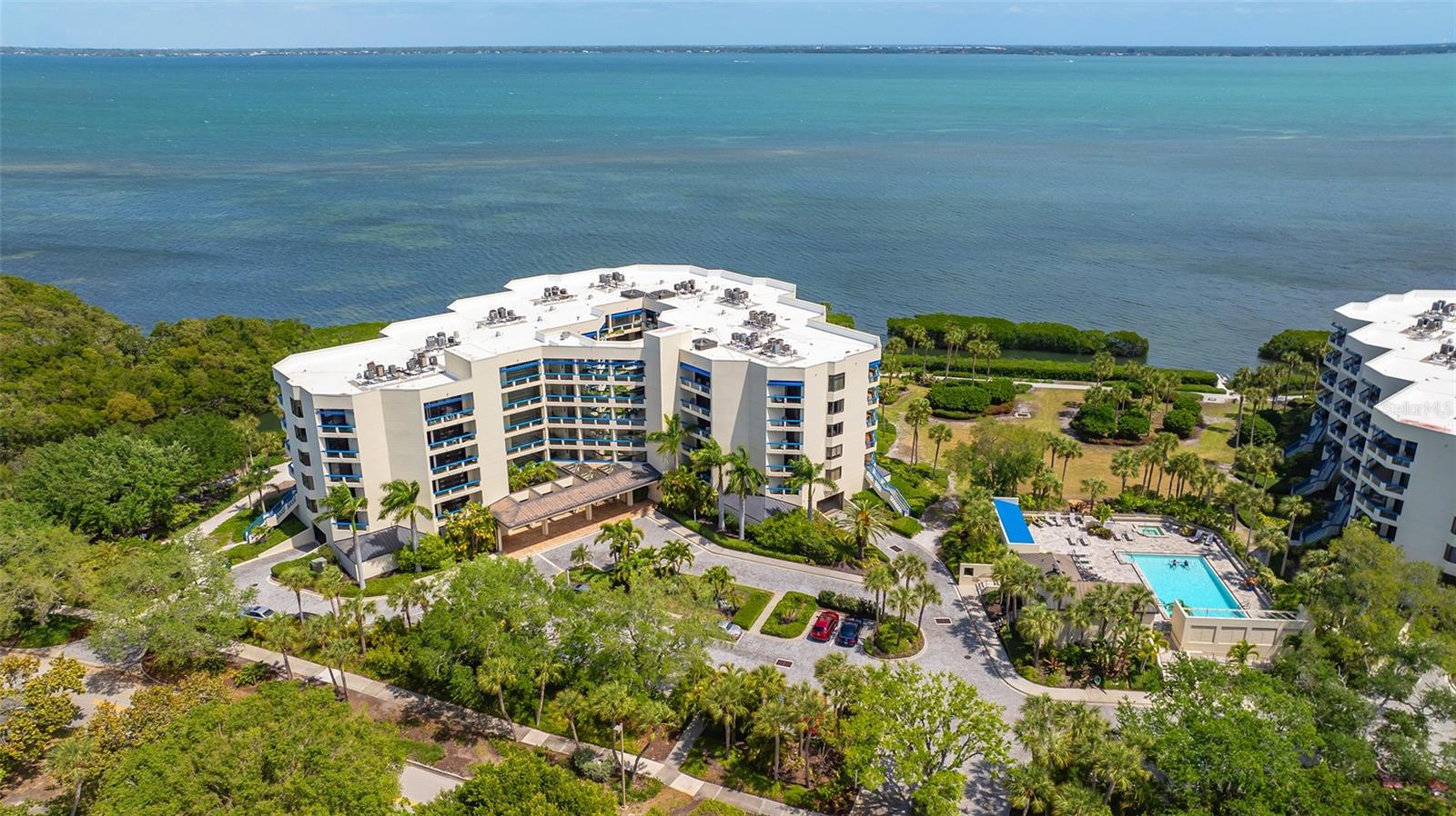 2120 HARBOURSIDE DR #657