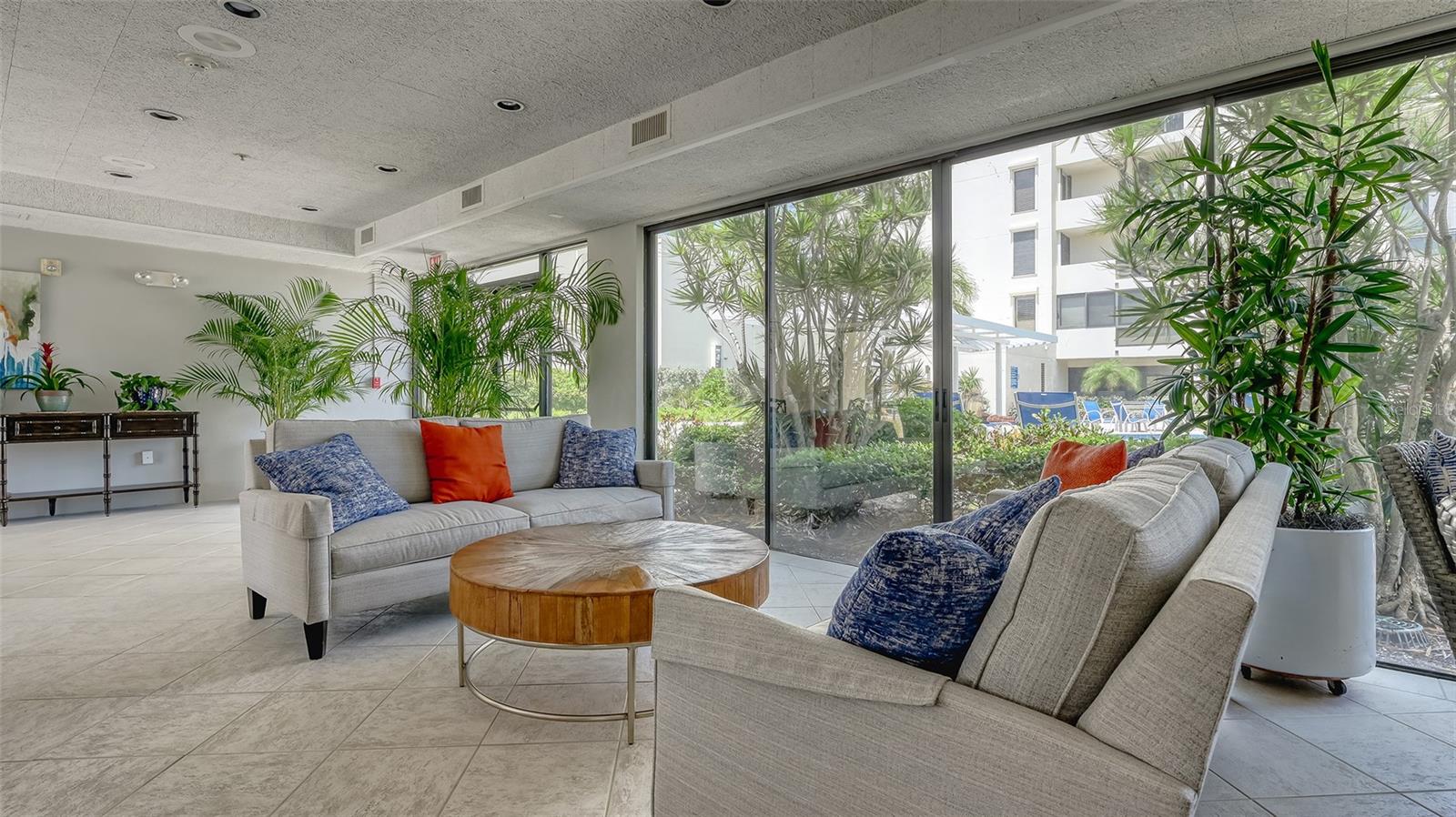 2120 HARBOURSIDE DR #657