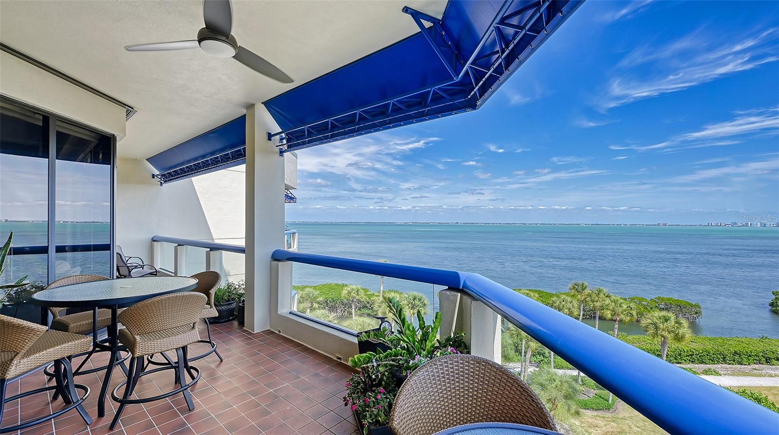 2120 HARBOURSIDE DR #657