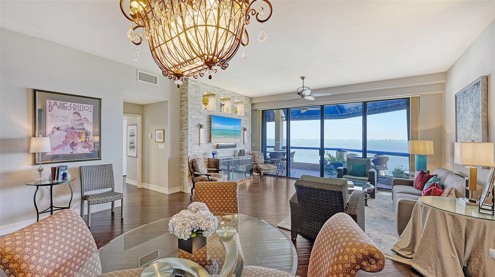 2120 HARBOURSIDE DR #657