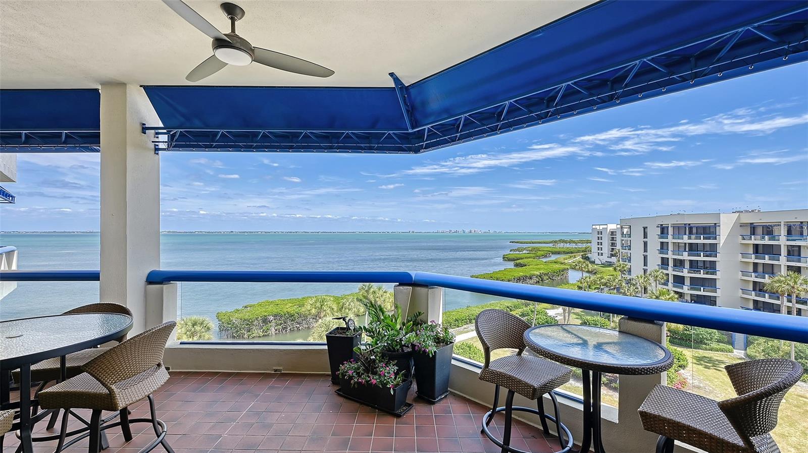 2120 HARBOURSIDE DR #657