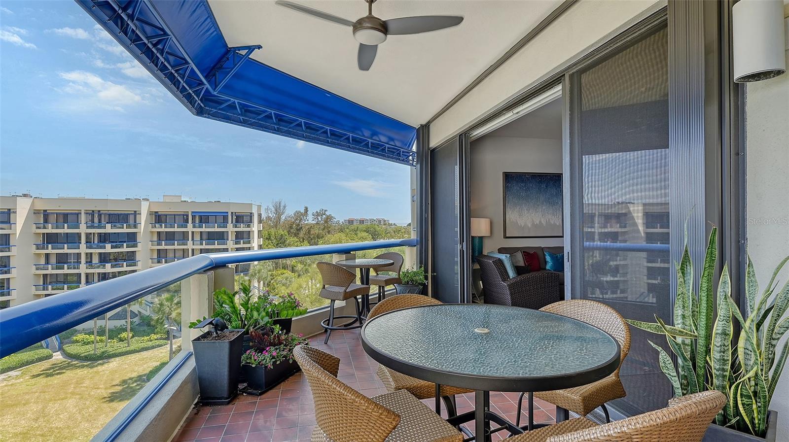 2120 HARBOURSIDE DR #657