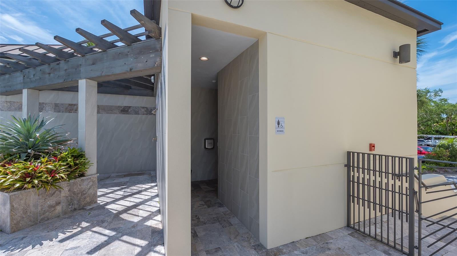 2120 HARBOURSIDE DR #657