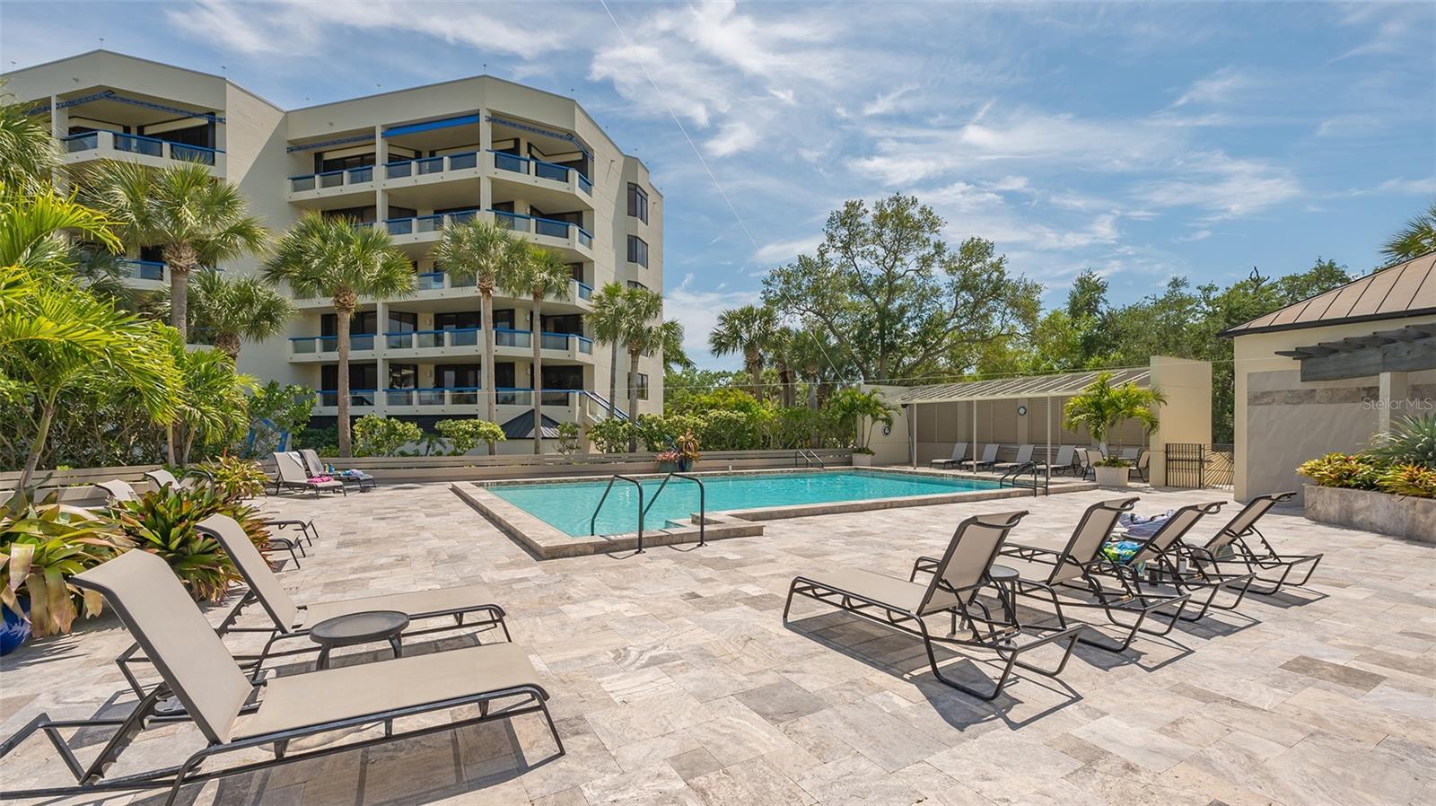 2120 HARBOURSIDE DR #657