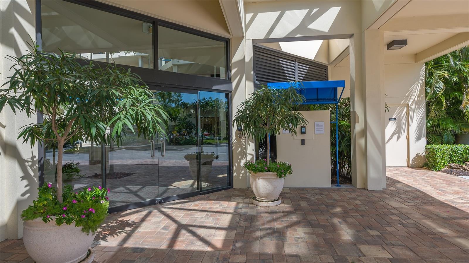 2120 HARBOURSIDE DR #657