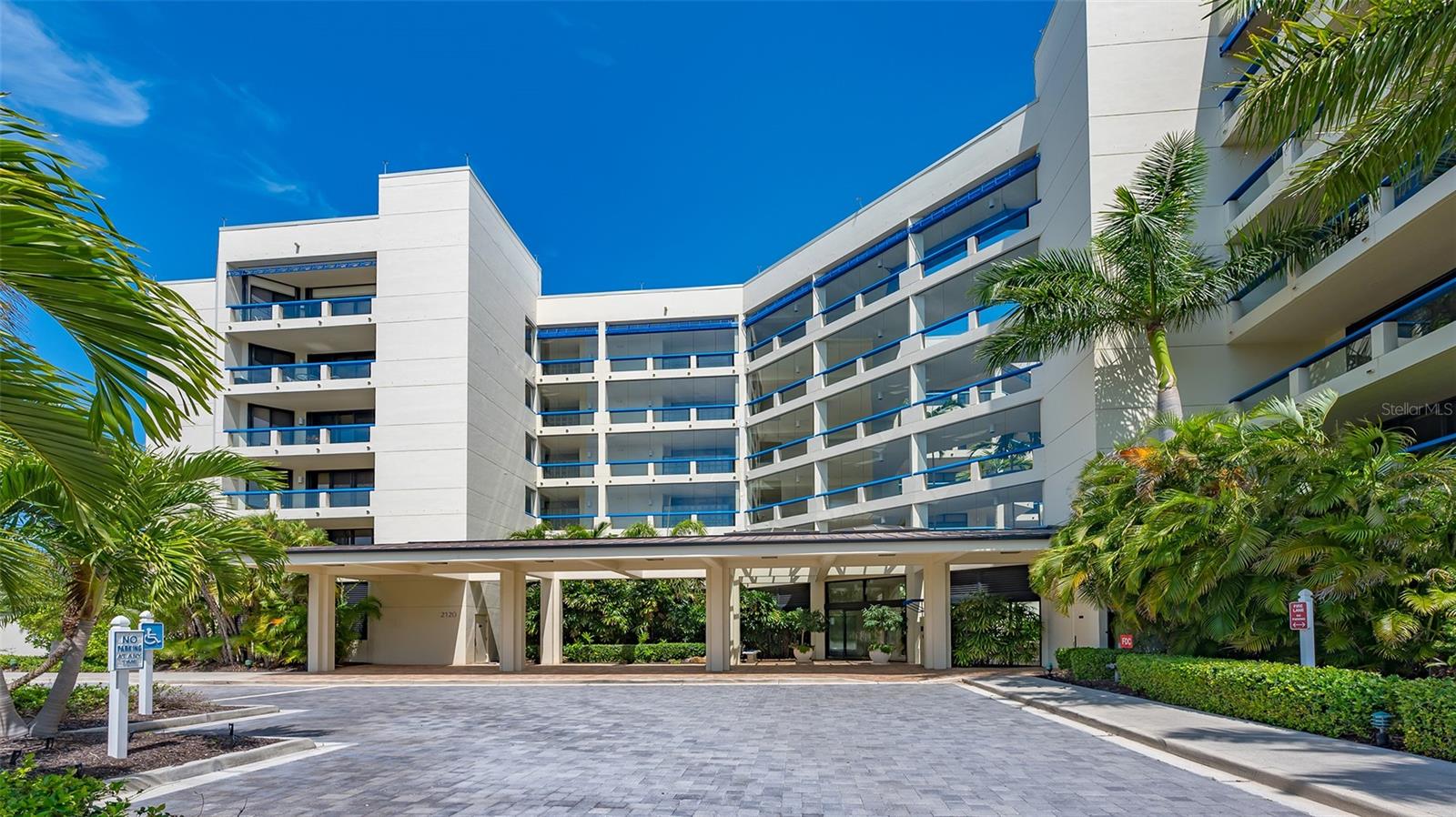 2120 HARBOURSIDE DR #657