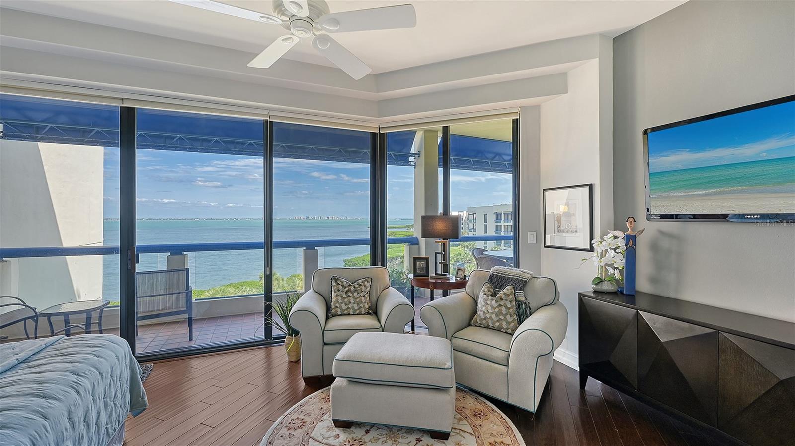 2120 HARBOURSIDE DR #657