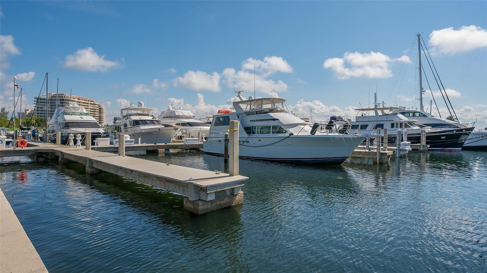 2120 HARBOURSIDE DR #657