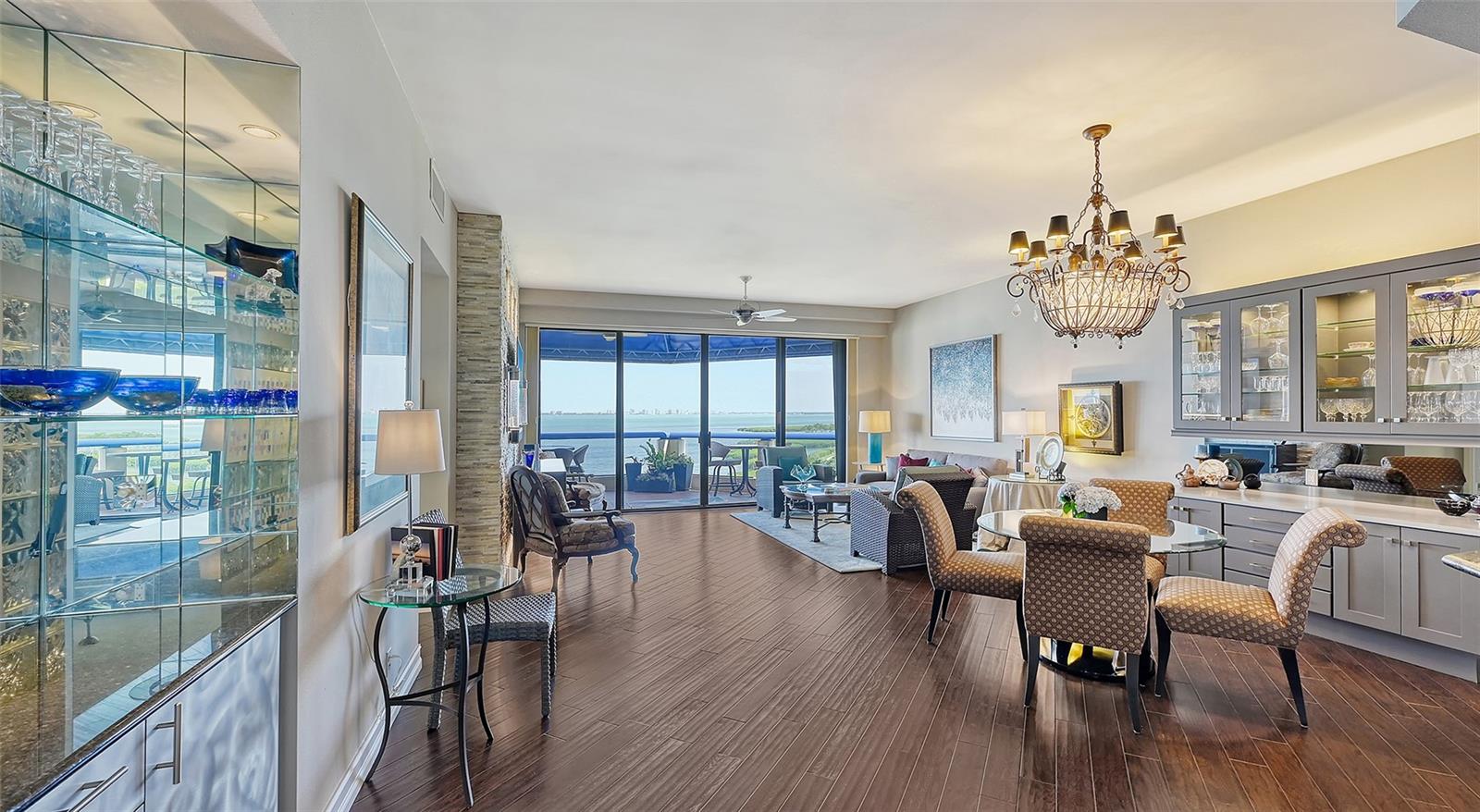 2120 HARBOURSIDE DR #657