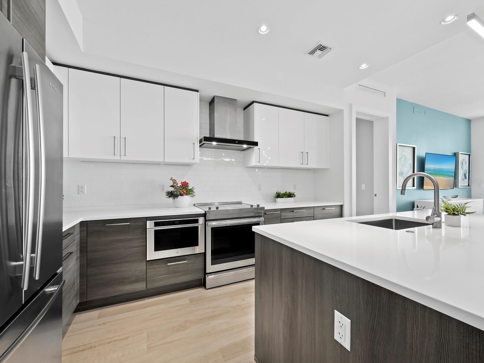 111 S Pineapple Ave, #919