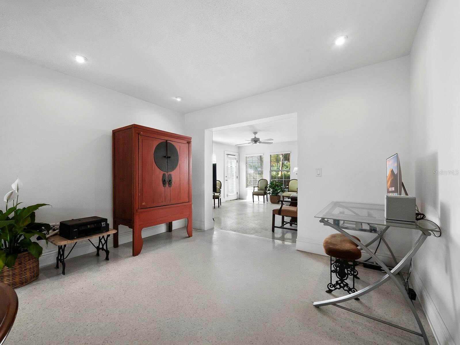 930 POMELO AVE