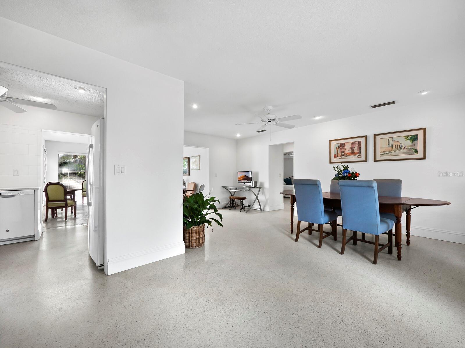 930 POMELO AVE