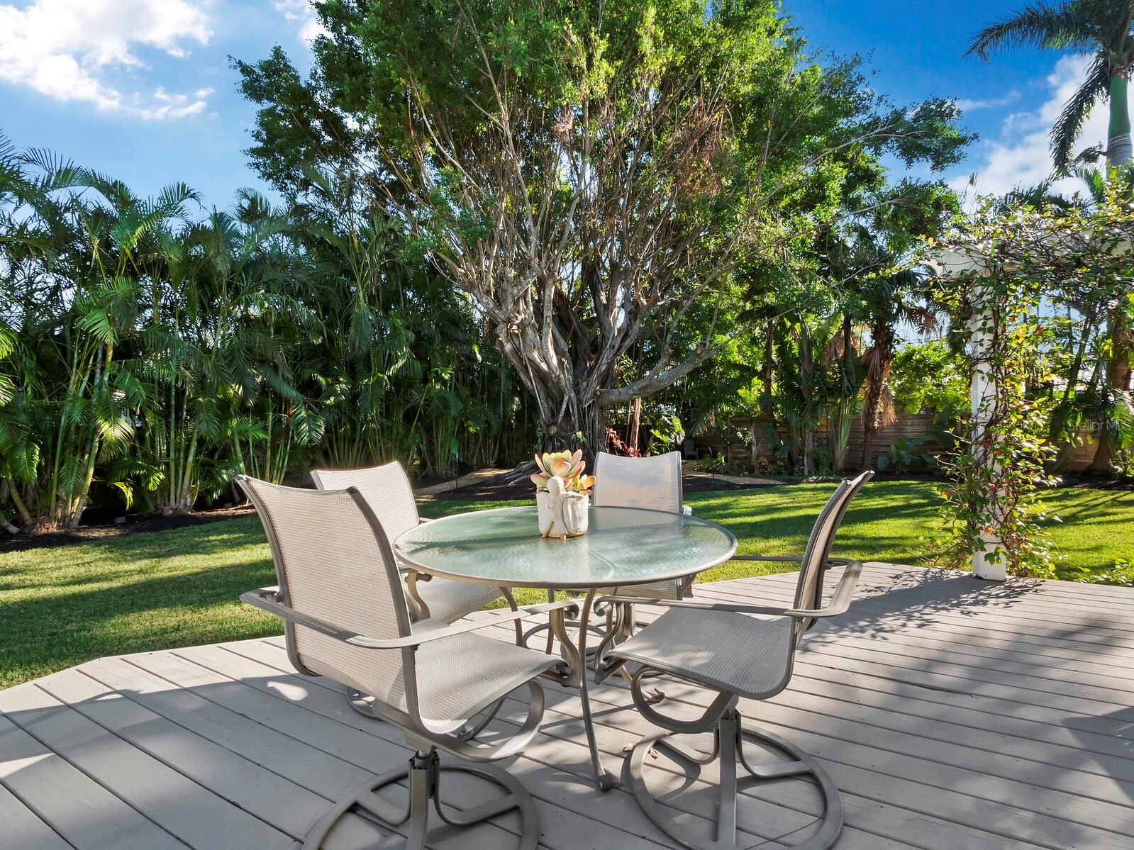 1950 ALTA VISTA ST