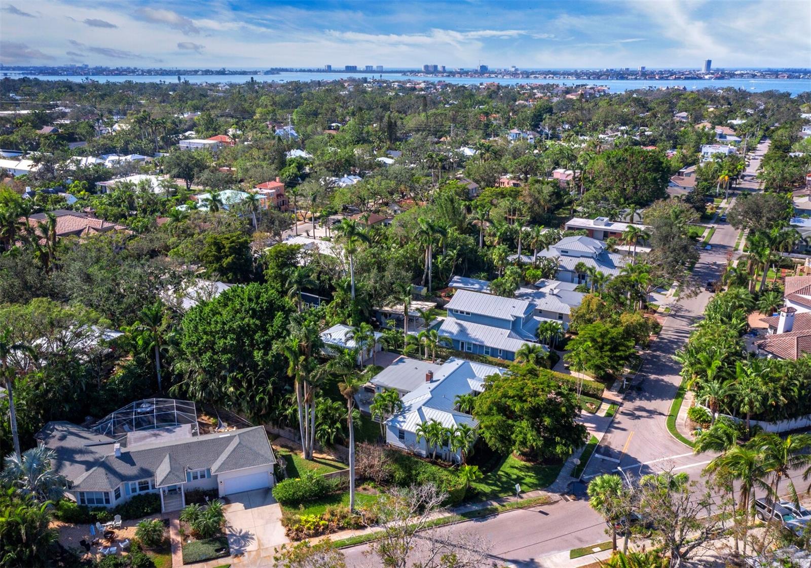 1950 ALTA VISTA ST