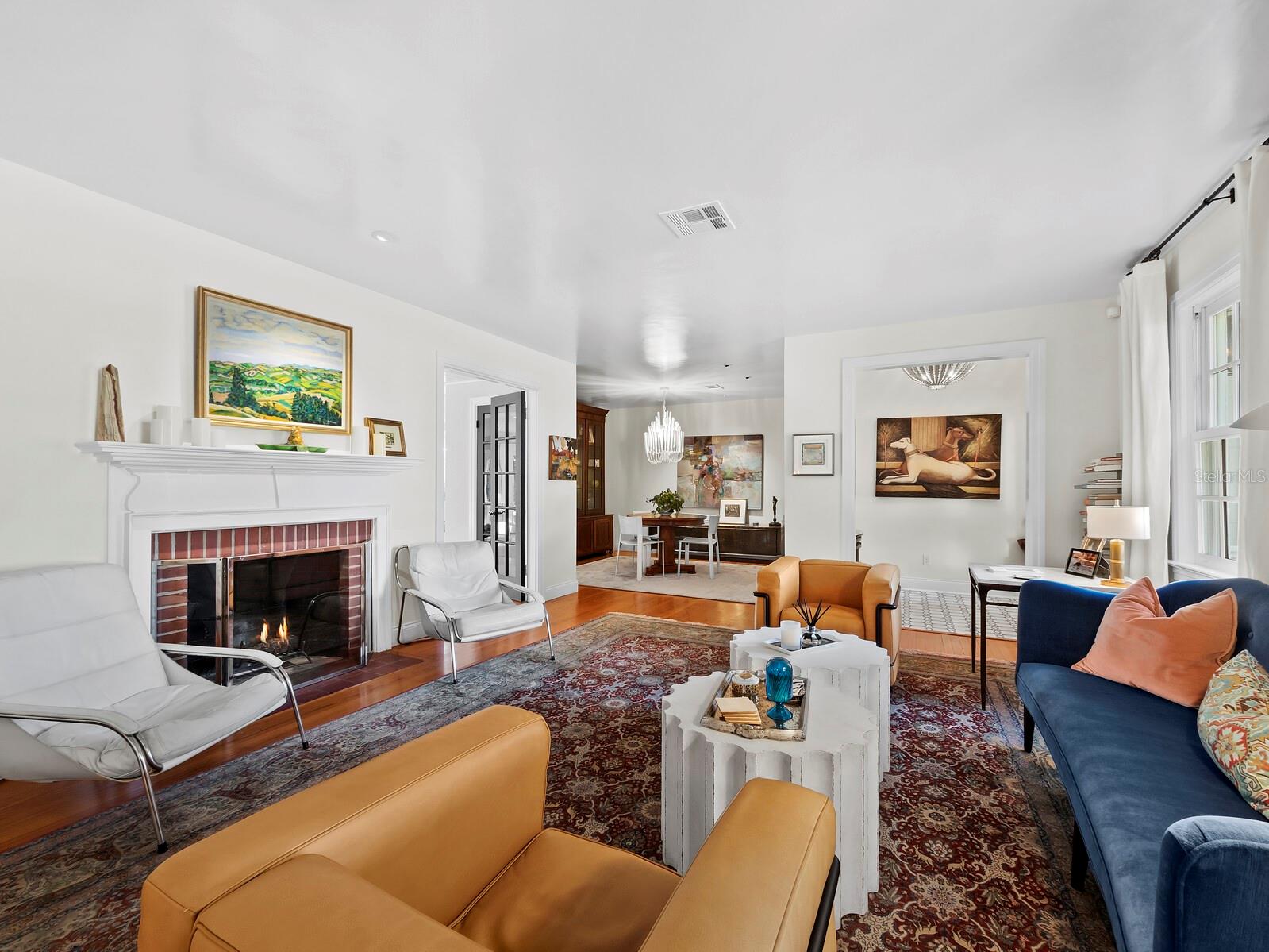 1950 ALTA VISTA ST