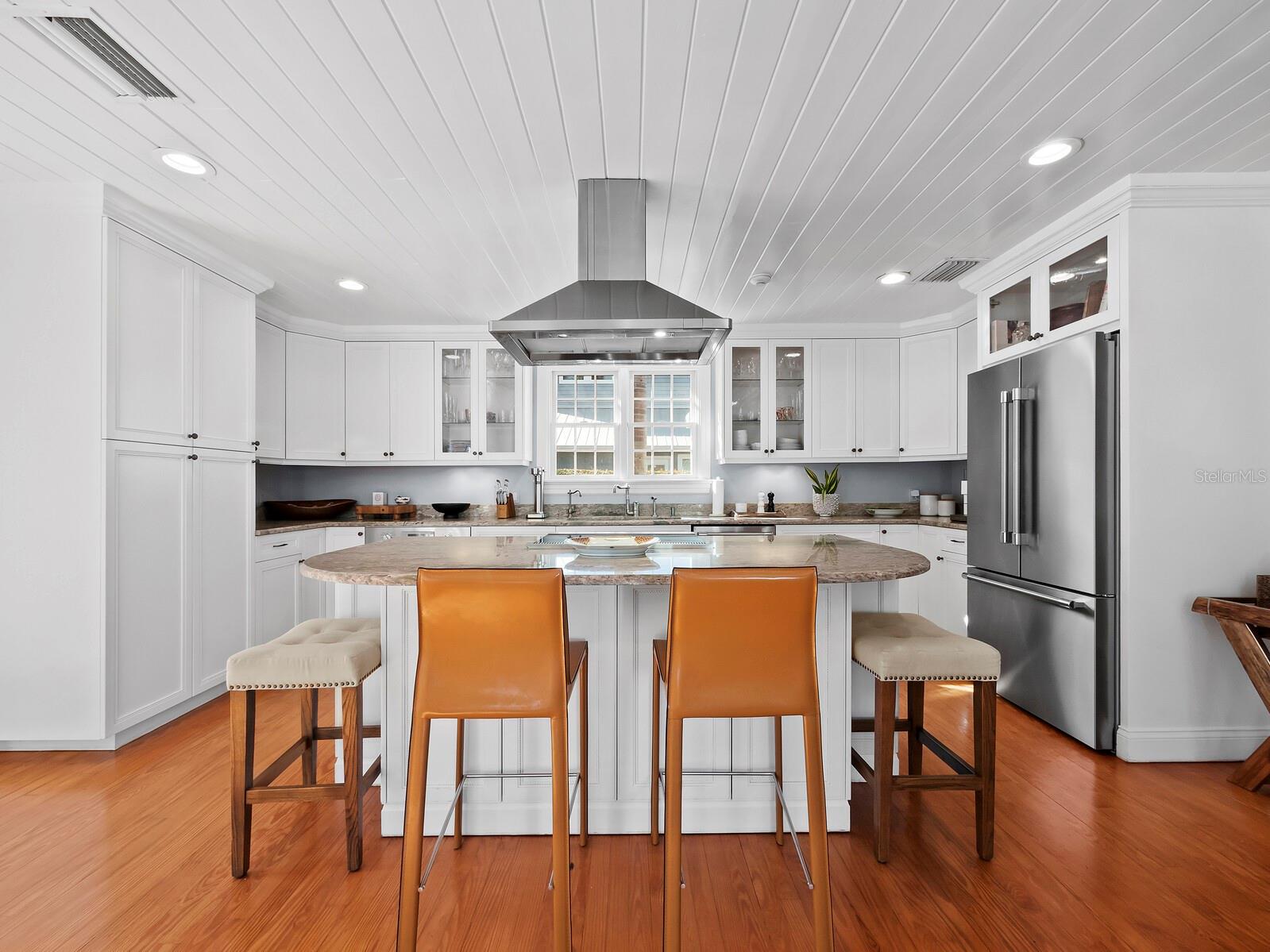 1950 ALTA VISTA ST