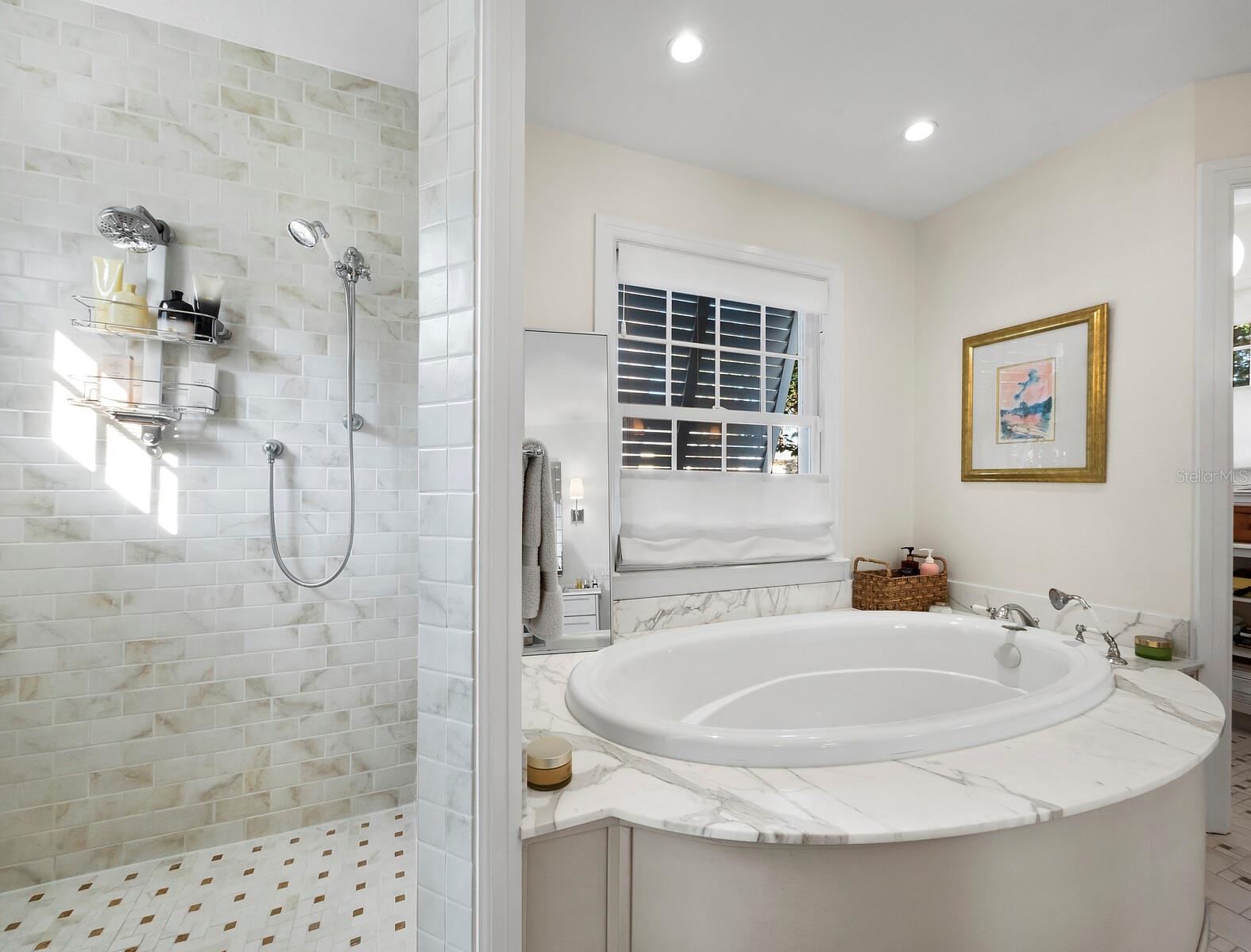 1950 ALTA VISTA ST
