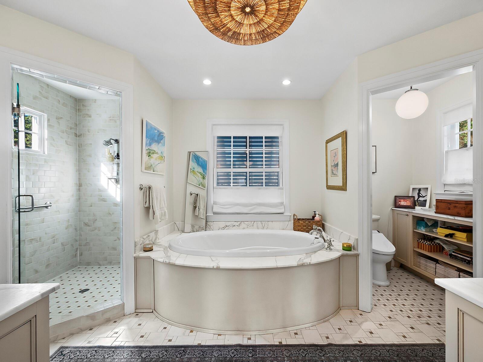 1950 ALTA VISTA ST
